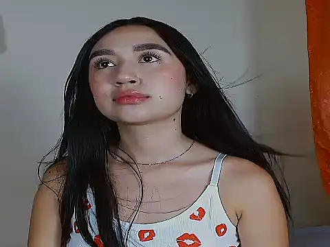 SiennaLorens online show from 05-28-26, 10:37