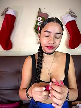 Snapshot of ZoeyFierce chatting on 12-21-25, 01:13 ZoeyFierce online show from 12-21-25, 01:13