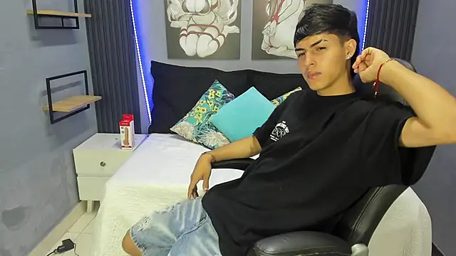 Ethan Jamees online show from 12-15-25, 02:56