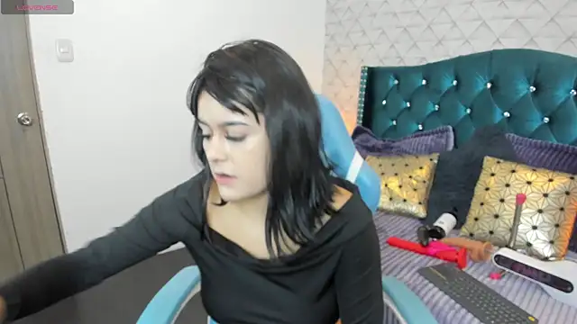 Valery jame online show from 05-18-26, 08:13