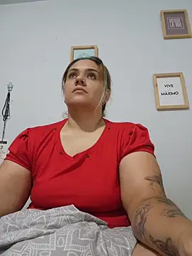 LoreinnFox online show from 05-03-26, 04:39