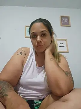 LoreinnFox online show from 06-02-26, 03:28