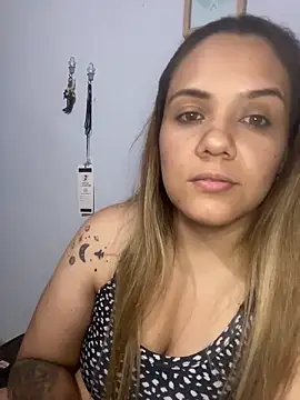 LoreinnFox online show from 04-19-26, 05:19