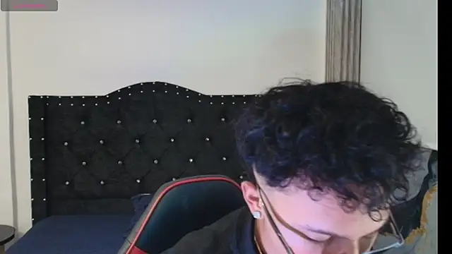 thian blakee online show from 11-30-25, 03:18