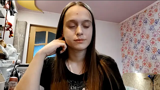 SophieHazely online show from 12-23-25, 02:00