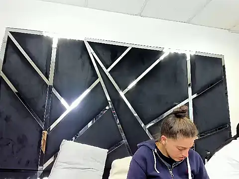 Alyssa Noah online show from 04-06-26, 03:57