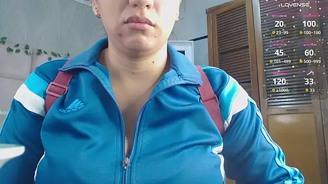 KaylaVonn online show from 12-17-25, 05:01