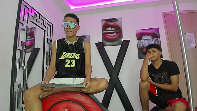 Snapshot of COUPLES_BOYS chatting on 11-28-25, 07:30 COUPLES BOYS online show from 11-28-25, 07:30