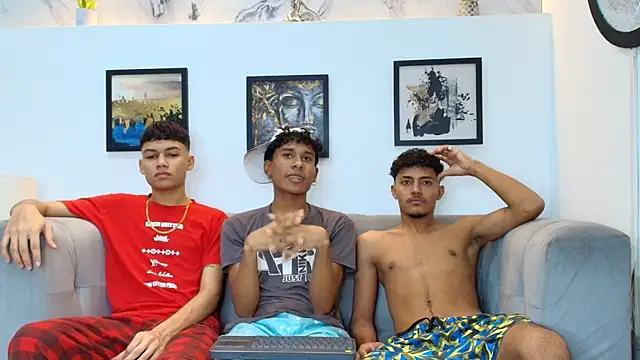 Snapshot of COUPLES_BOYS chatting on 03-01-26, 01:49 COUPLES BOYS online show from 03-01-26, 01:49