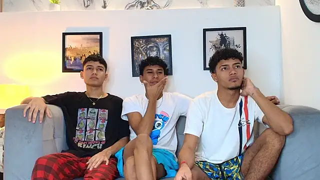 COUPLES BOYS online show from 03-11-26, 01:32