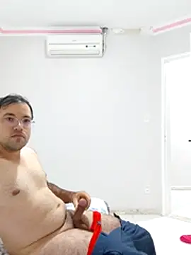 Snapshot of Silvakkfitk chatting on 05-21-26, 08:12 Silvakkfitk online show from 05-21-26, 08:12
