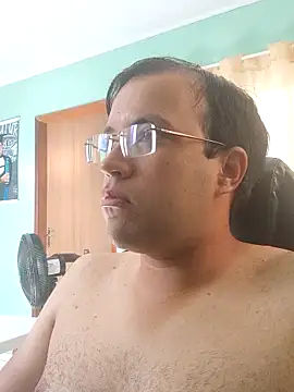 Snapshot of Silvakkfitk chatting on 03-10-26, 11:47 Silvakkfitk online show from 03-10-26, 11:47