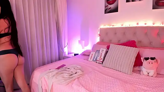 Charlotte rider  online show from 12-19-25, 03:32