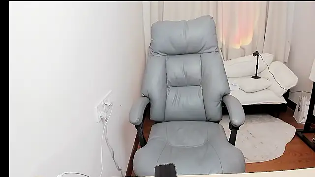 linlinjiang33 online show from 01-08-26, 03:34