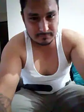 cristian112090 online show from 02-05-26, 11:55