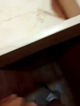 cristian112090 online show from 12-02-25, 09:16