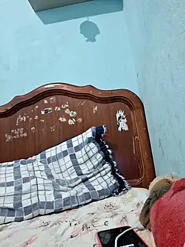 nvh18Aklzim online show from 04-08-26, 05:53