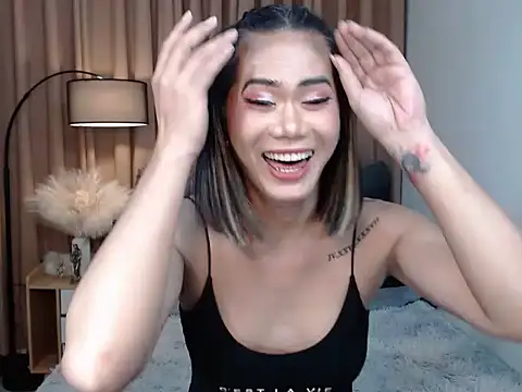 Snapshot of TastefulSnack chatting on 11-27-25, 01:00 TastefulSnack online show from 11-27-25, 01:00