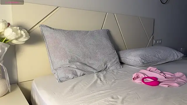 tinyholess online show from 02-19-26, 02:25