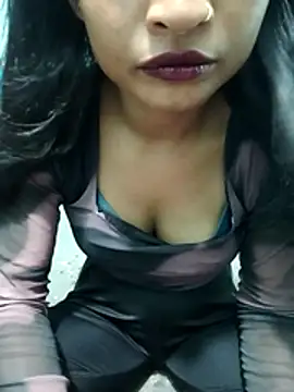 Zoyaa-Zubair online show from 04-24-26, 07:27