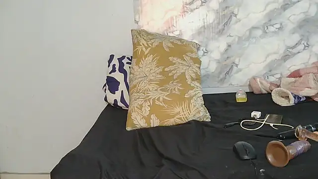 SexyZuluBarbie online show from 06-19-26, 11:05