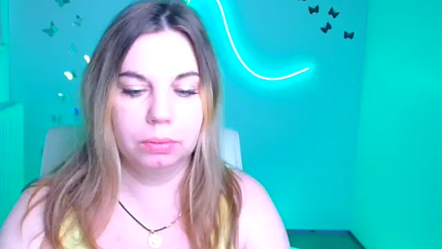 Snapshot of Amanda_Swannn chatting on 12-02-25, 06:37 Amanda Swannn online show from 12-02-25, 06:37