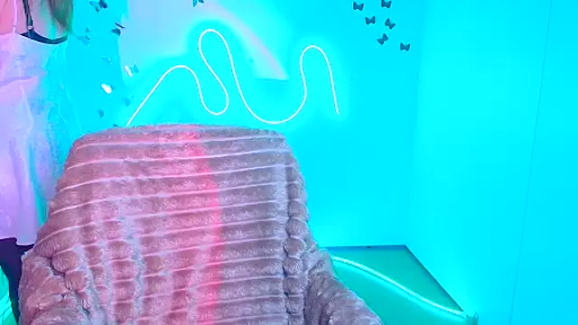 Amanda Swannn online show from 03-12-26, 06:50