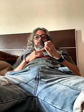 Snapshot of maxxporong chatting on 12-15-25, 01:28 maxxporong online show from 12-15-25, 01:28