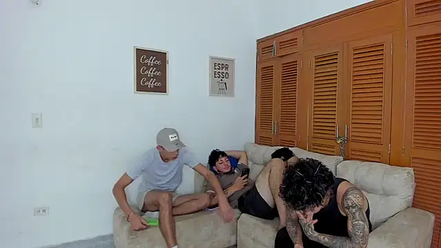 Snapshot of brutal_revolution chatting on 02-05-26, 08:37 brutal revolution online show from 02-05-26, 08:37