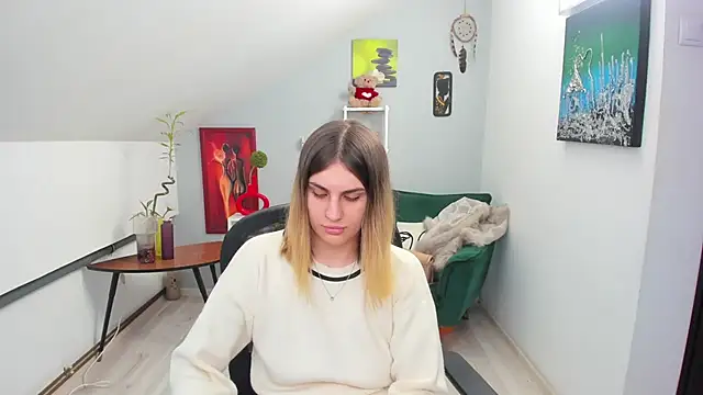 Snapshot of SarahOwenn chatting on 11-28-25, 12:38 SarahOwenn online show from 11-28-25, 12:38