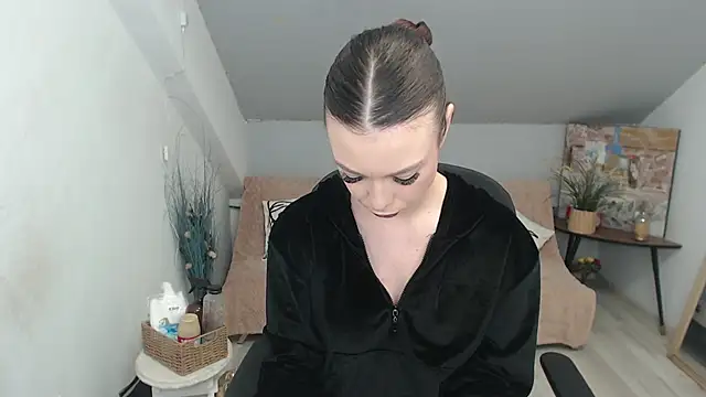 Snapshot of MayaWill chatting on 01-08-26, 12:33 MayaWill online show from 01-08-26, 12:33