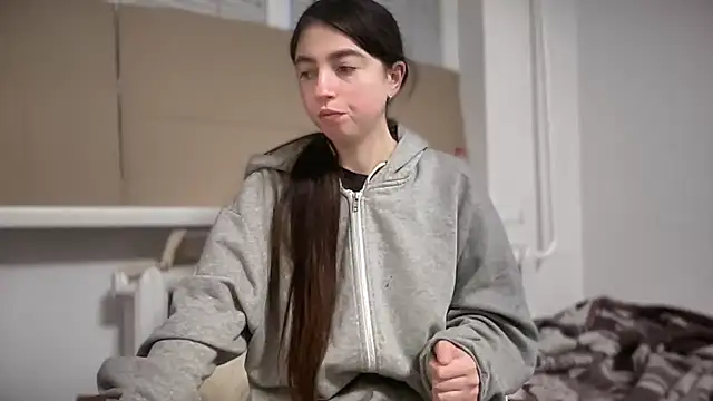 Snapshot of Aphr0ditee chatting on 02-02-26, 05:17 Aphr0ditee online show from 02-02-26, 05:17