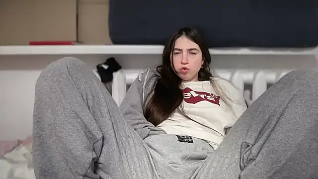 Snapshot of Aphr0ditee chatting on 01-16-26, 10:14 Aphr0ditee online show from 01-16-26, 10:14