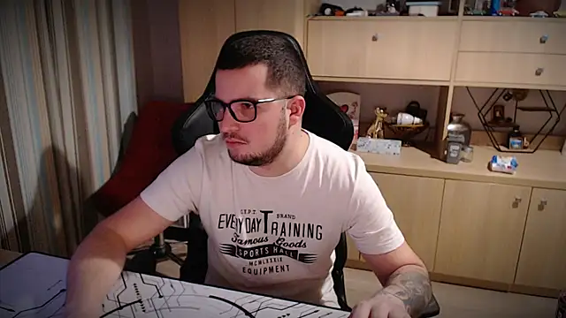 kevinnlovelly online show from 12-18-25, 06:34