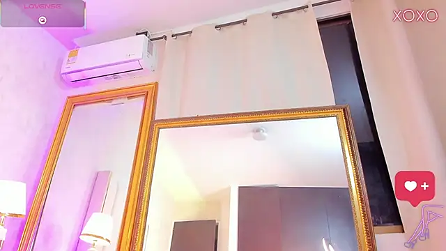 MoliBunny online show from 12-19-25, 05:54