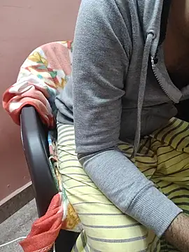 Snapshot of smgrtamil chatting on 01-14-26, 02:04 smgrtamil online show from 01-14-26, 02:04