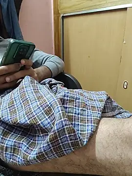 Snapshot of smgrtamil chatting on 11-30-25, 05:14 smgrtamil online show from 11-30-25, 05:14