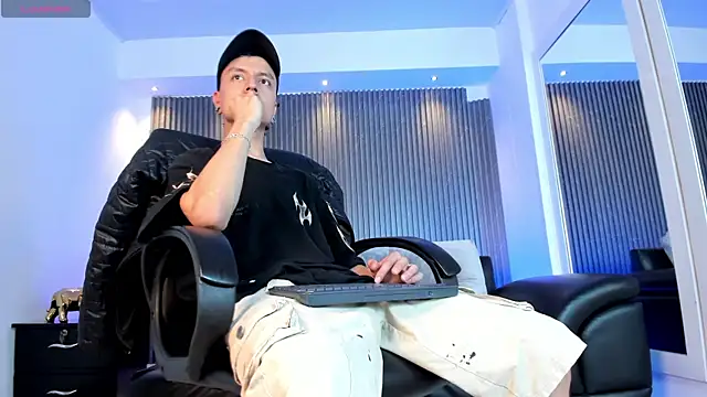 Bastthianxxx online show from 12-17-25, 07:30