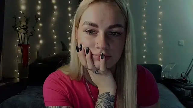 Snapshot of Whitehex666 chatting on 11-27-25, 03:45 Whitehex666 online show from 11-27-25, 03:45