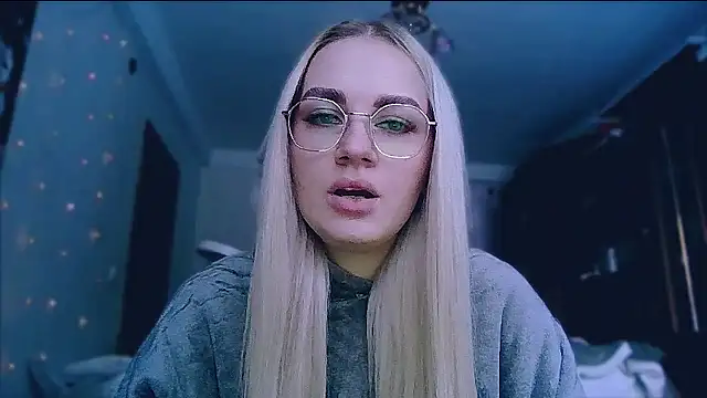 Snapshot of Whitehex666 chatting on 01-12-26, 01:07 Whitehex666 online show from 01-12-26, 01:07