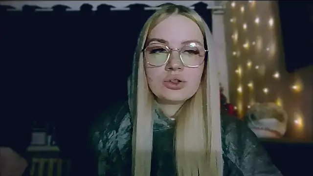 Snapshot of Whitehex666 chatting on 01-13-26, 04:33 Whitehex666 online show from 01-13-26, 04:33