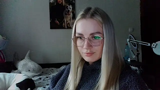 Snapshot of Whitehex666 chatting on 12-20-25, 10:07 Whitehex666 online show from 12-20-25, 10:07