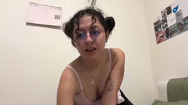 Alicatcua  online show from 04-02-26, 02:30