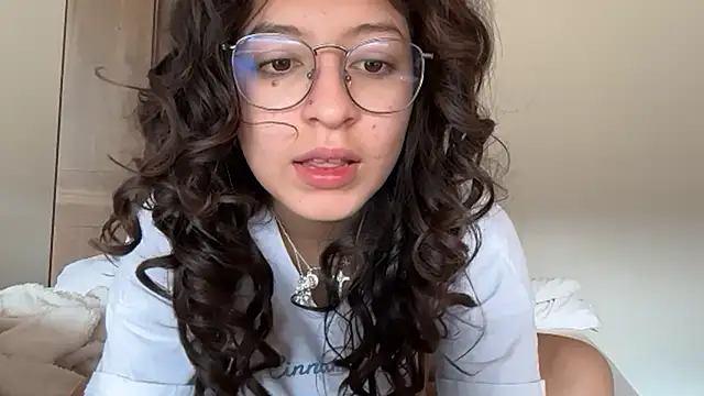 Alicatcua  online show from 05-31-26, 03:18
