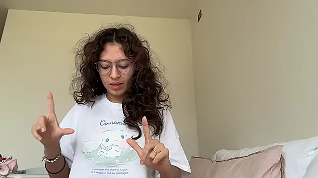 Snapshot of Alicatcua_ chatting on 07-05-26, 07:10 Alicatcua online show from 07-05-26, 07:10