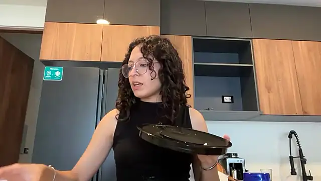 Snapshot of Alicatcua_ chatting on 06-07-26, 12:05 Alicatcua online show from 06-07-26, 12:05