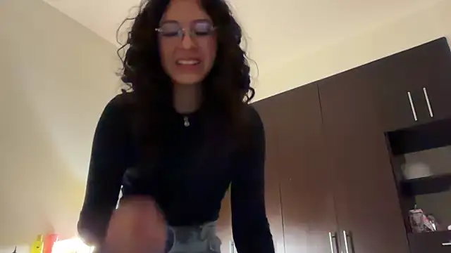 Alicatcua  online show from 05-11-26, 05:09