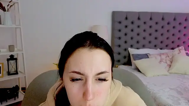 Snapshot of Miss__Linn chatting on 02-05-26, 02:46 Miss Linn online show from 02-05-26, 02:46