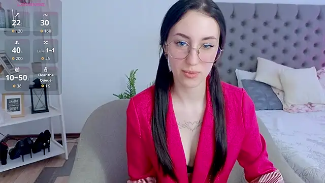 Snapshot of Miss__Linn chatting on 02-07-26, 12:35 Miss Linn online show from 02-07-26, 12:35