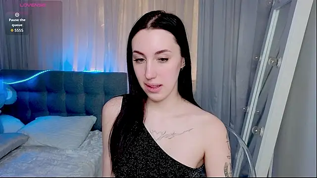 Snapshot of Miss__Linn chatting on 02-04-26, 11:49 Miss Linn online show from 02-04-26, 11:49